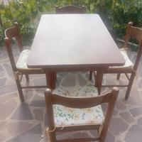 Set tavolo + 4 sedie in legno, stile classico