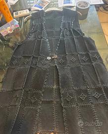 Gilet artigianale in vera pelle scamosciata nera