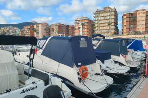 Cabinato 8 metri (Manò Marine 25 Cruiser)