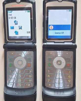Due Motorola RAZR V3 completi