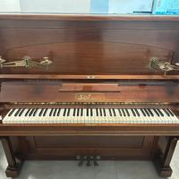 Pianoforte made in italy (TRIESTE) con candelabri