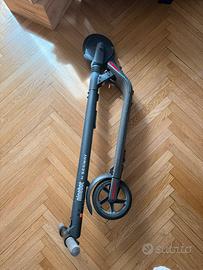 Monopattino elettrico Segway Ninebot E22E