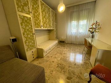 Stanza in appartamento di 100 m² a Scandicci