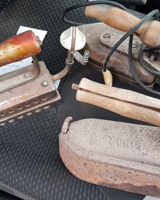 3 ferri da stiro antichi vintage