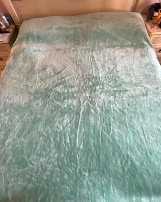 Calda coperta matrimoniale