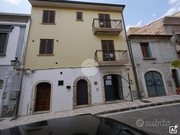 BOX A MONTESARCHIO
