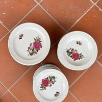 Set da 8 piatti in ceramica