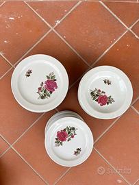 Set da 8 piatti in ceramica