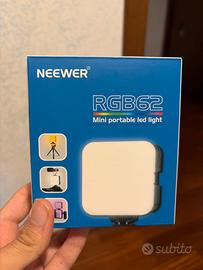 Neewer RGB62 mini portable light