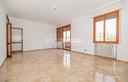 ampio-appartamento-in-condominio-signorile-in-zona