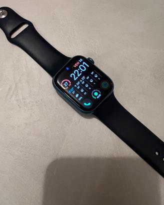Apple Watch Series 7 (GPS + Cellular)