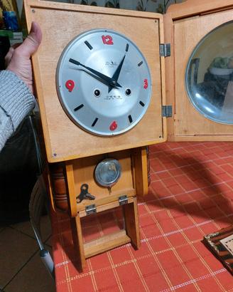 Orologio a pendolo vintage. 