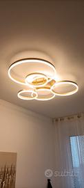 Lampadario moderno.