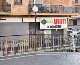 Negozio a Roma Via Nucetto 4 locali