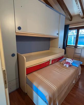cameretta completa in buone condizioni