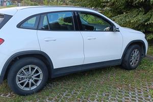 MERCEDES GLA 180 d Automatic Business Extra 