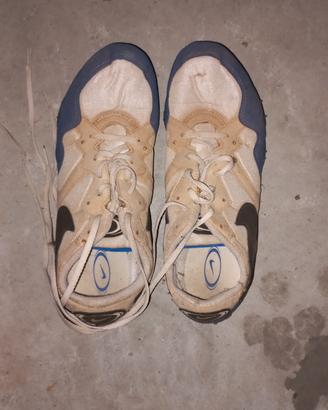 Scarpe chiodate da atletica
