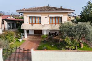 VILLA SINGOLA A CURTATONE