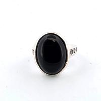 Anello in argento con onice e diamanti