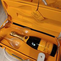 VEUVE CLICQUOT – BORSA TERMICA + CHAMPAGNE