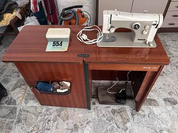 Macchina da cucire Necchi mod. 267