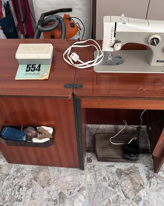 Macchina da cucire Necchi mod. 267