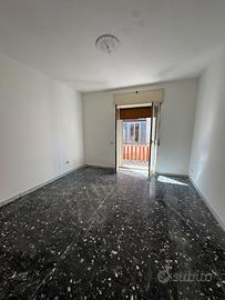 POZZUOLI-APPARTAMENTO DI 90 MQ