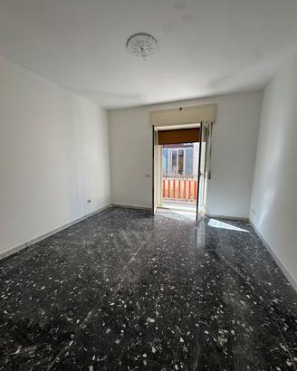 POZZUOLI-APPARTAMENTO DI 90 MQ