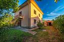bifamiliare-con-giardino-a-massa-e-cozzile
