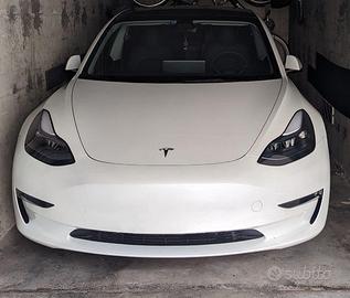 Tesla Model 3 Long Range a trazione posteriore