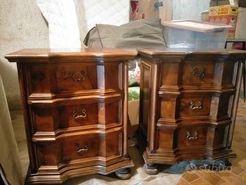 Letto matrimoniale con comodini in legno massello