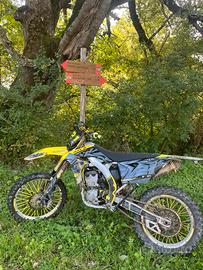 Cross Suzuki RMZ 250