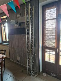 3 americane a soffitto + un pilastro