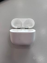 custodia di ricarica originale Apple per AirPods 4
