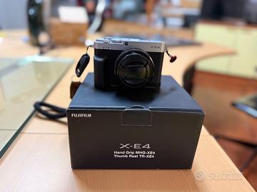 Fujifilm XE4 Silver solo corpo  + accessori