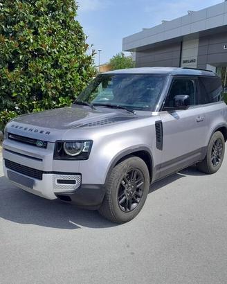 Land Rover Defender 3.0D I6 250 90 SE AWD auto.