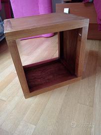 comodino in legno