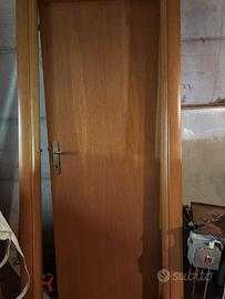 Porta cm 2,10 h per 70 cm