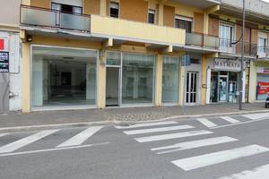 LOCALE COMMERCIALE CENTRO CITTA'