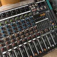 Mixer audio professionale con effetti