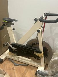 Spin Bike Professionale SAPILO – Cyclette da Spinn