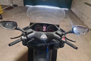 Scooter Majesty400