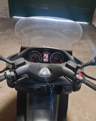 Scooter Majesty400