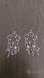 orecchini grandi con pendenti 