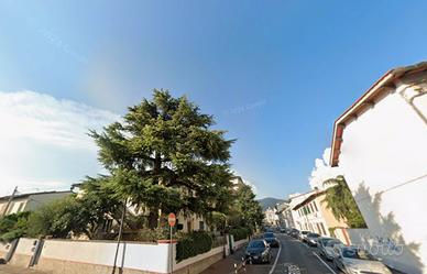 Stanza singola con condominio incluso
