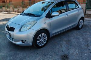 Toyota Yaris 1.0 garanzia 12 mesi e tagliando