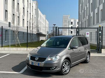 Volkswagen touran 1.4 TSI Metani 5 posti