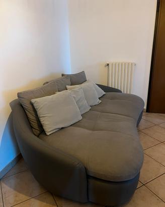 Divano a mezzaluna