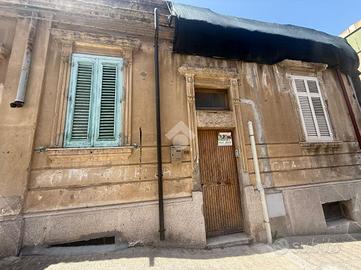 2 LOCALI A REGGIO DI CALABRIA