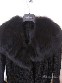 Collo e polsi in pelliccia neri in vera volpe